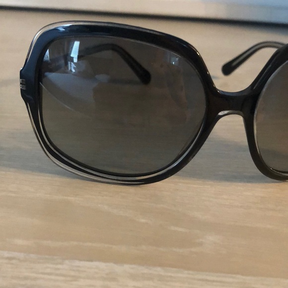 EUC Tory Burch Oversize Black Sunglasses main image 6